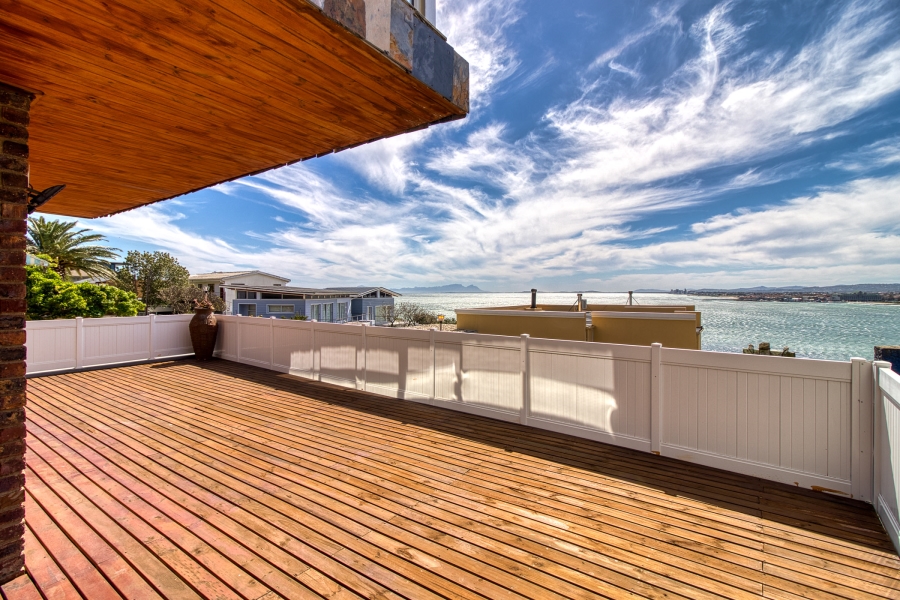 4 Bedroom Property for Sale in Gordons Bay Village Western Cape